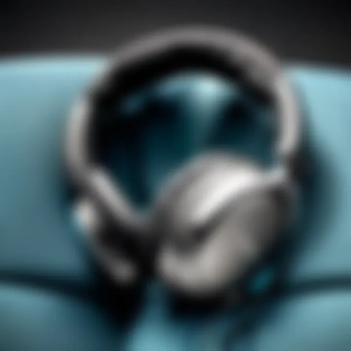 Illustration demonstrating the ergonomic design of Bose QuietComfort cushions.